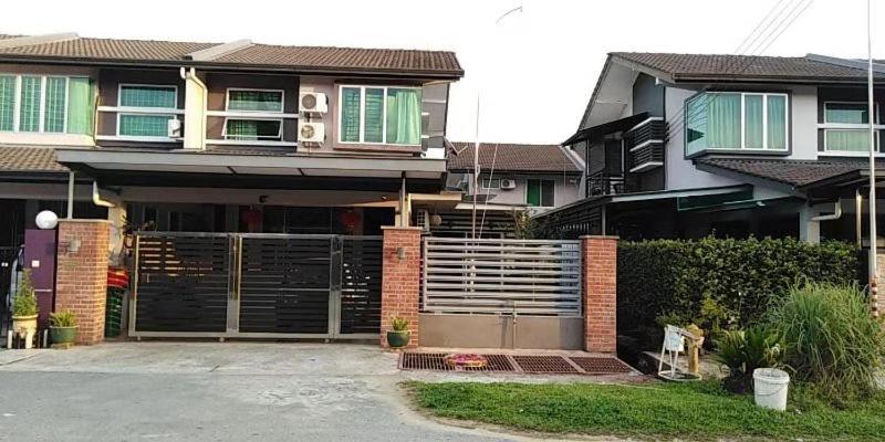 סיבו Kelly Homestay מראה חיצוני תמונה